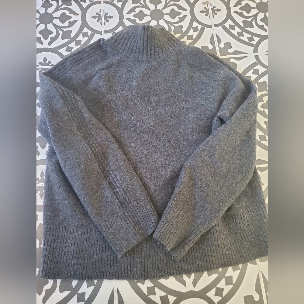LOFT Gray Womens's Sweater